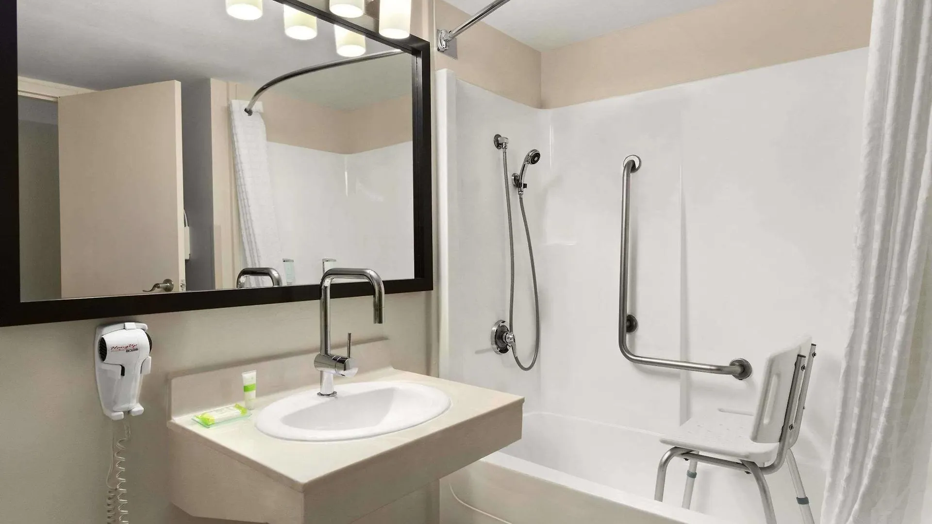 Country Inn & Suites Ντάρτμουθ Ξενοδοχείο